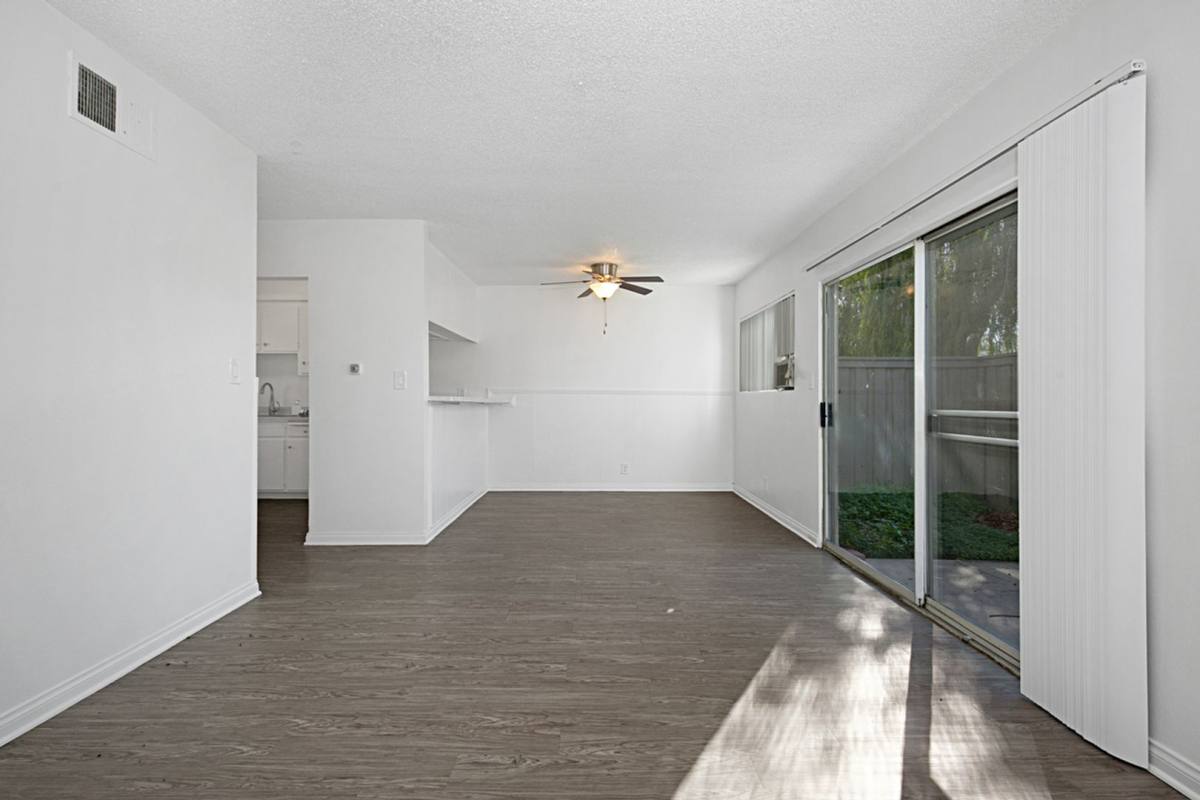 Townhouse for rent at 6949 Houston St, Buena Park, CA 90620