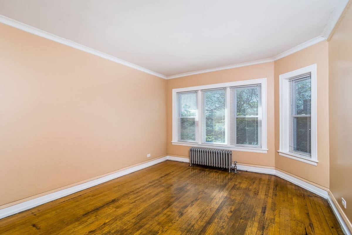 Apartment for rent at 1822 E 73rd St, Chicago, IL 60649