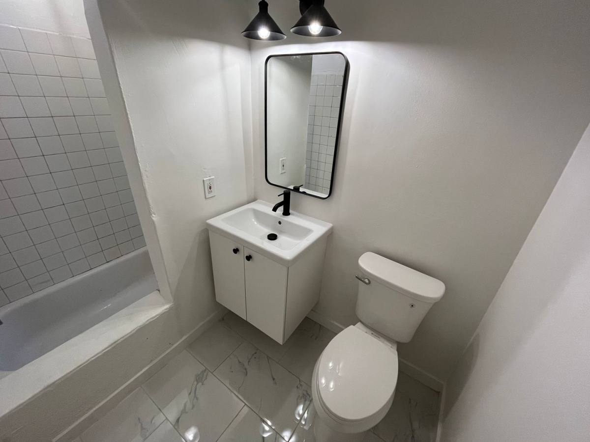 Apartment for rent at 1821 Sichel, Los Angeles, CA 90031