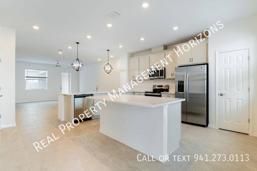 Townhouse for rent at 1929 Transom Lane, Sarasota, FL 34240