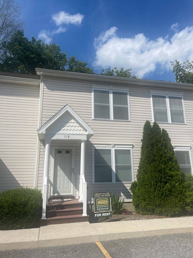 Townhouse for rent at 119 Trimmer Trail, Lexington, VA 24450