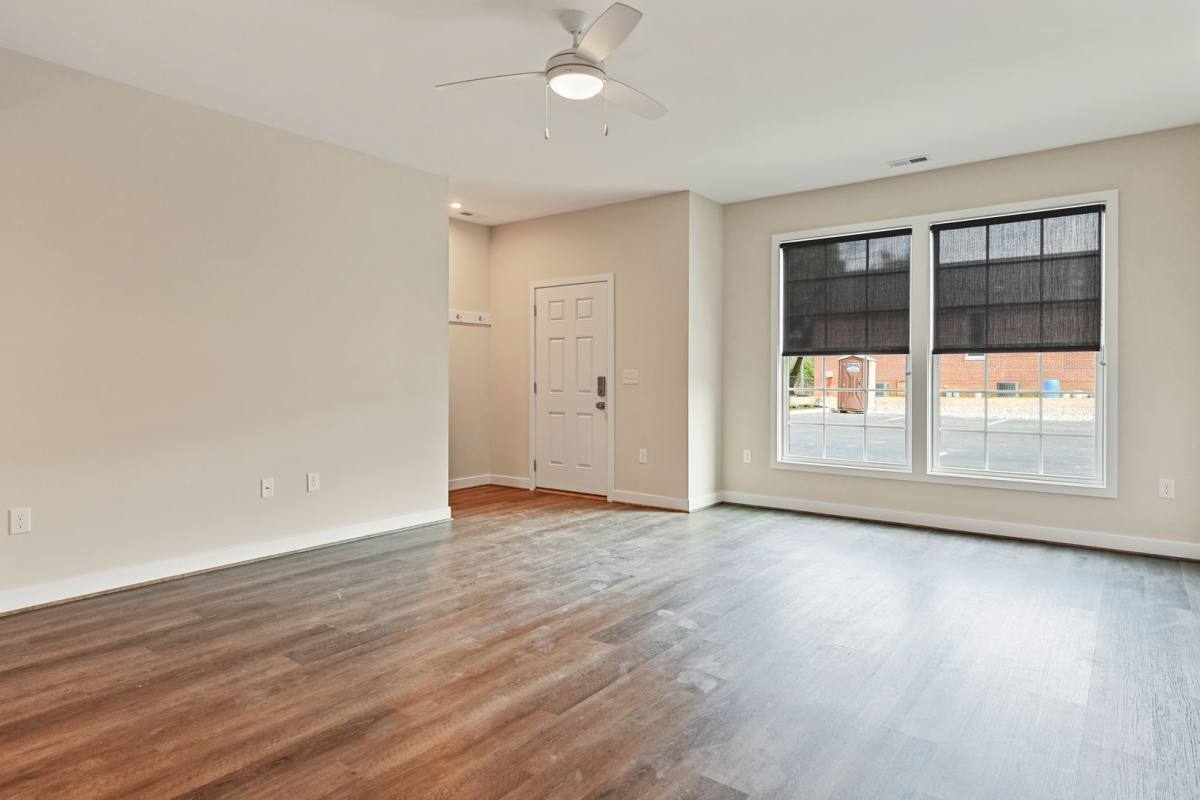 Townhouse for rent at 150 Carolina St, La Crosse, VA 23950