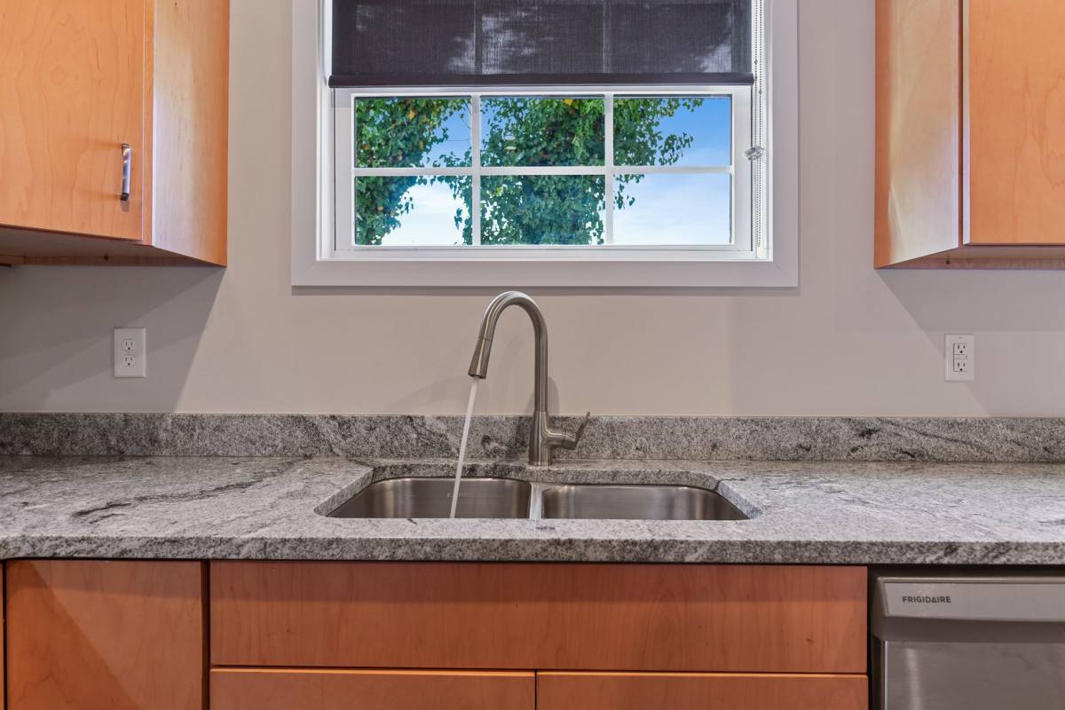 Townhouse for rent at 150 Carolina St, La Crosse, VA 23950
