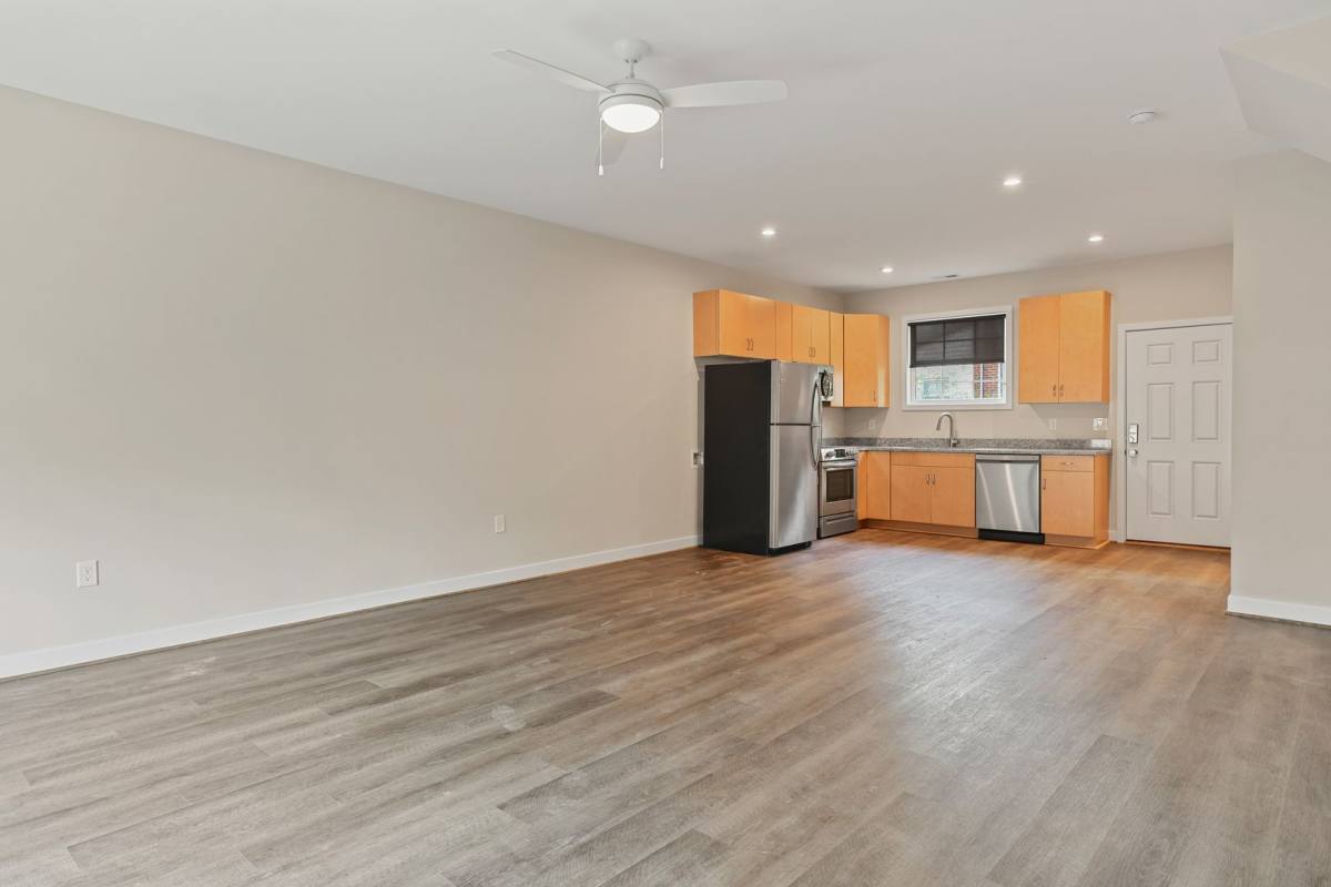 Townhouse for rent at 150 Carolina St, La Crosse, VA 23950