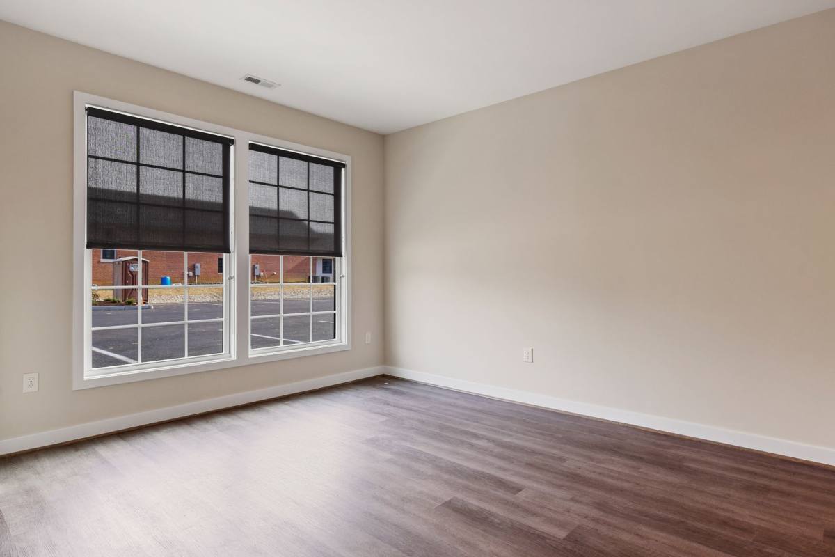 Townhouse for rent at 150 Carolina St, La Crosse, VA 23950