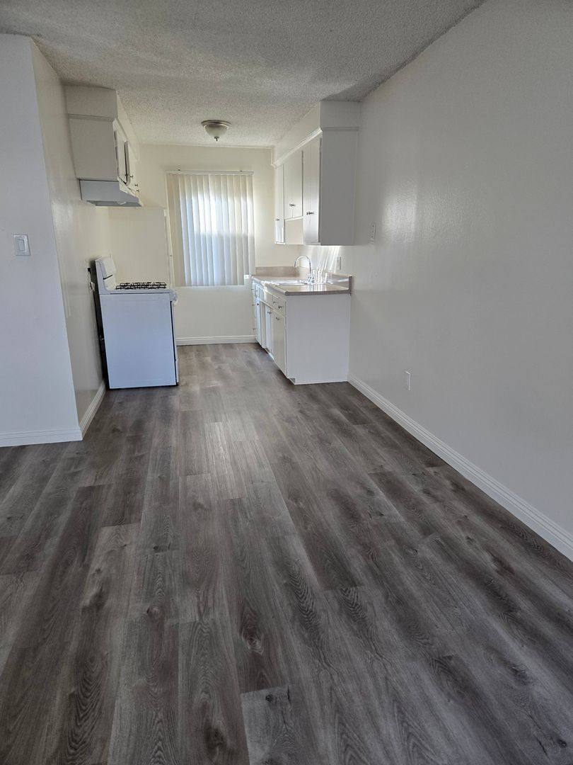 Apartment for rent at 10050 Mountair Ave, Tujunga, CA 91042