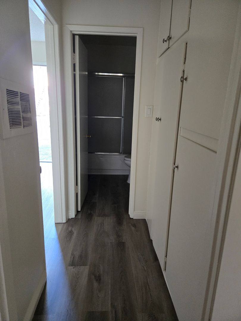 Apartment for rent at 10050 Mountair Ave, Tujunga, CA 91042