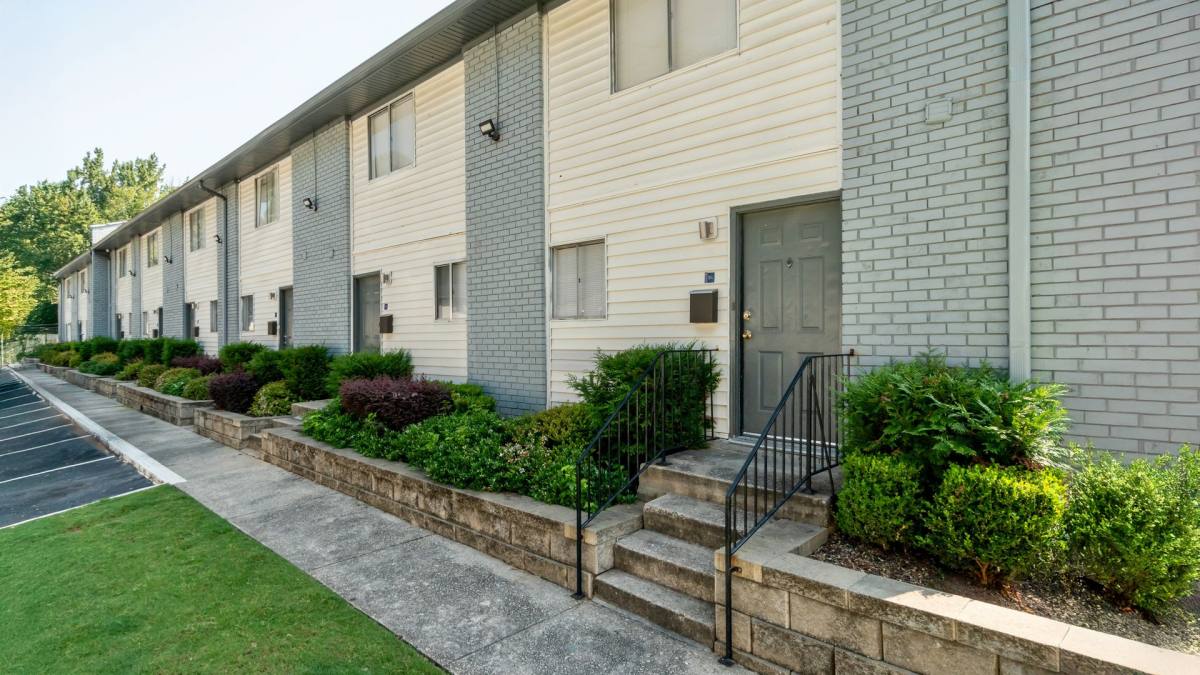 Townhouse for rent at 3804 Martin Luther King Jr Dr, Atlanta, GA 30331