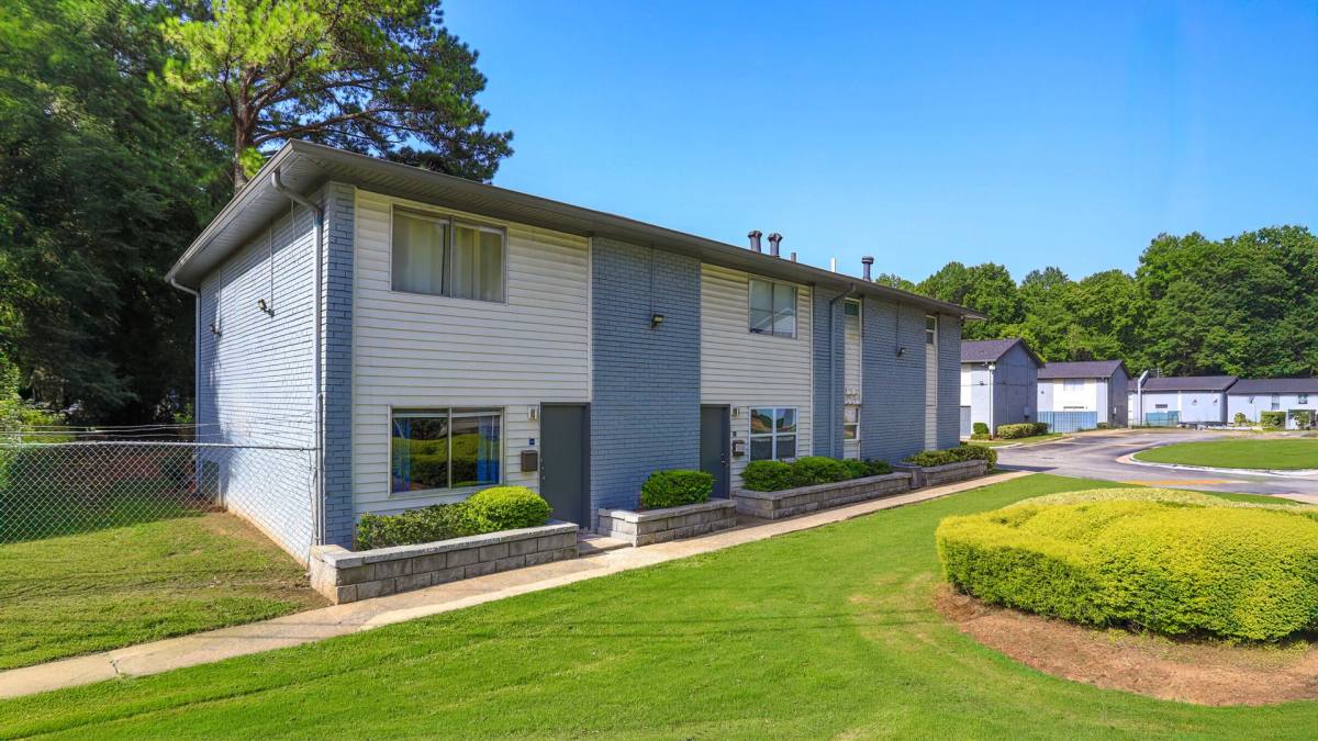 Townhouse for rent at 3804 Martin Luther King Jr Dr, Atlanta, GA 30331