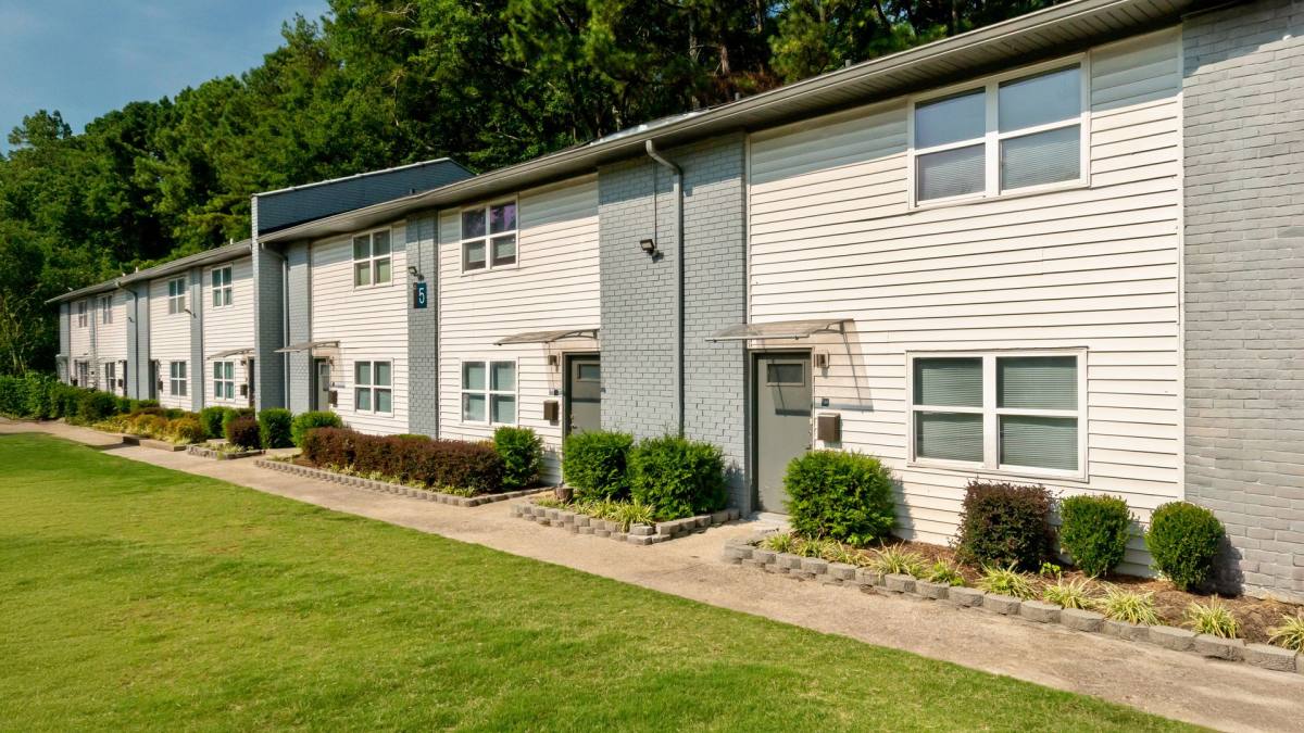 Townhouse for rent at 3804 Martin Luther King Jr Dr, Atlanta, GA 30331