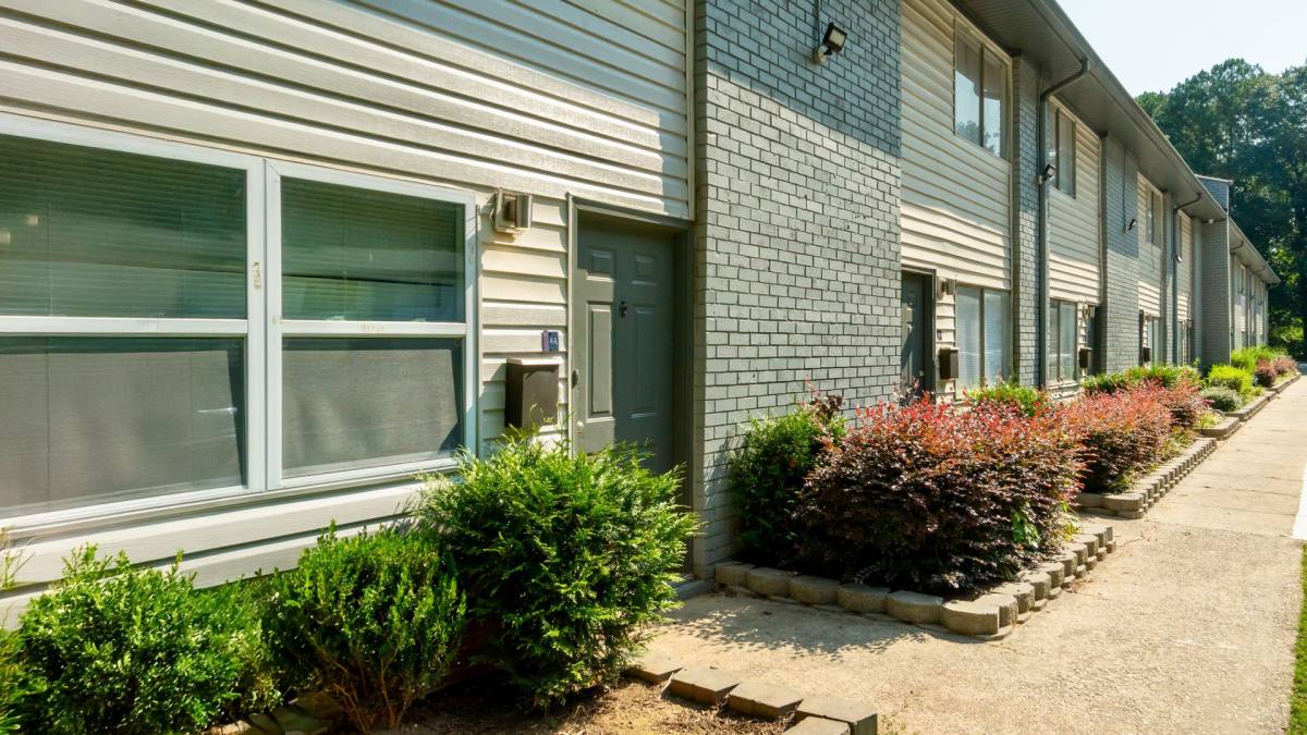 Townhouse for rent at 3804 Martin Luther King Jr Dr, Atlanta, GA 30331
