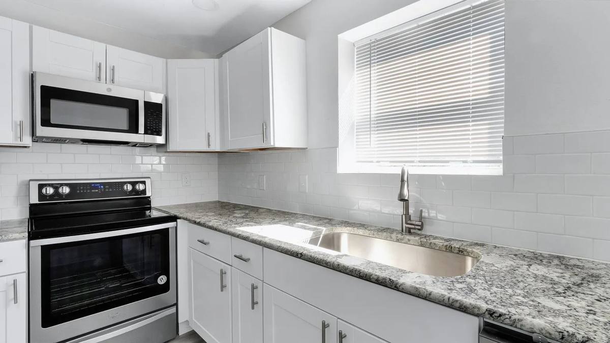Apartment for rent at 2737 Stuart Dr, Fort Worth, TX 76104