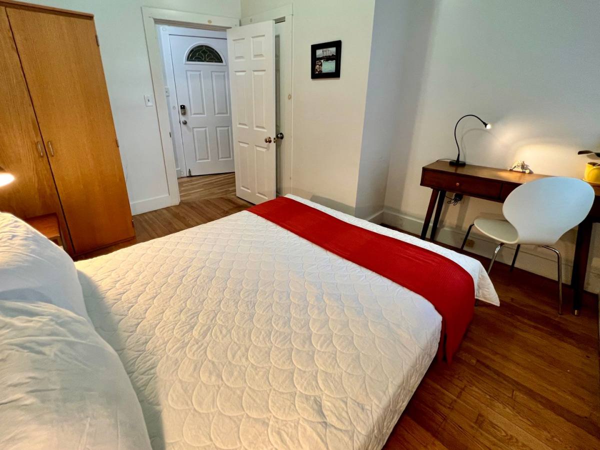 Apartment for rent at 1077 Beacon St, Brookline, MA 02446