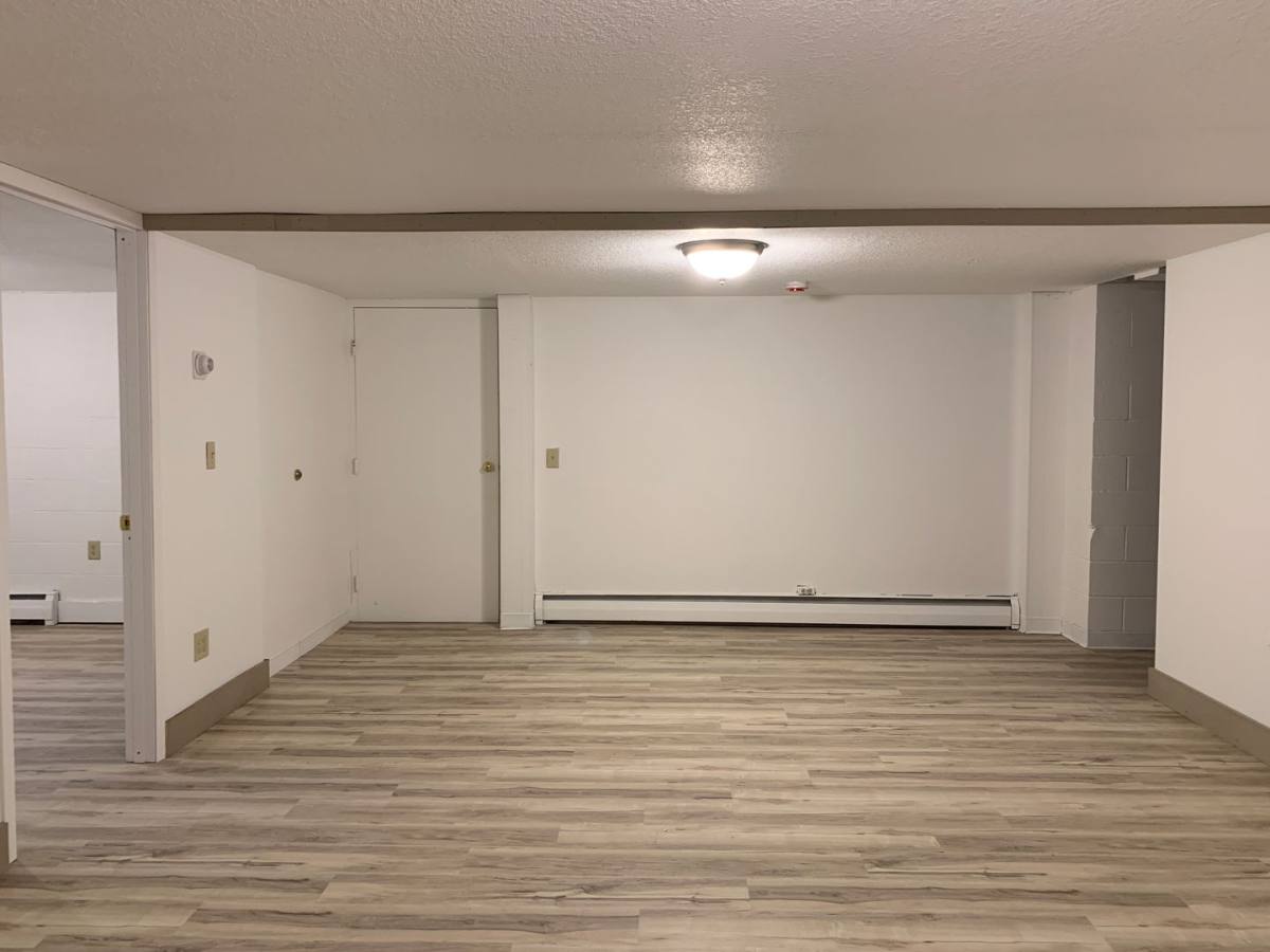 Apartment for rent at 105 2nd Ave SW, Hutchinson, MN 55350