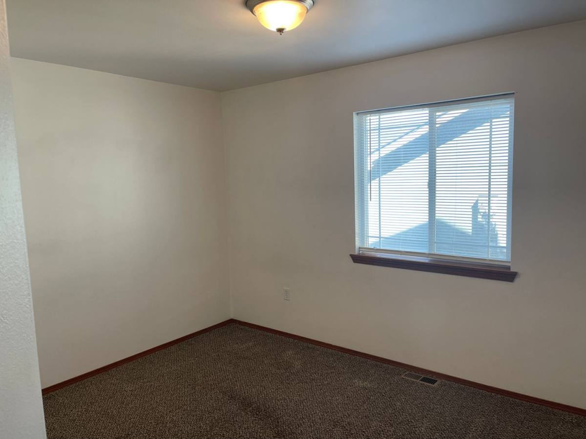 Apartment for rent at 1013 N Pierce Dr, Moses Lake, WA 98837