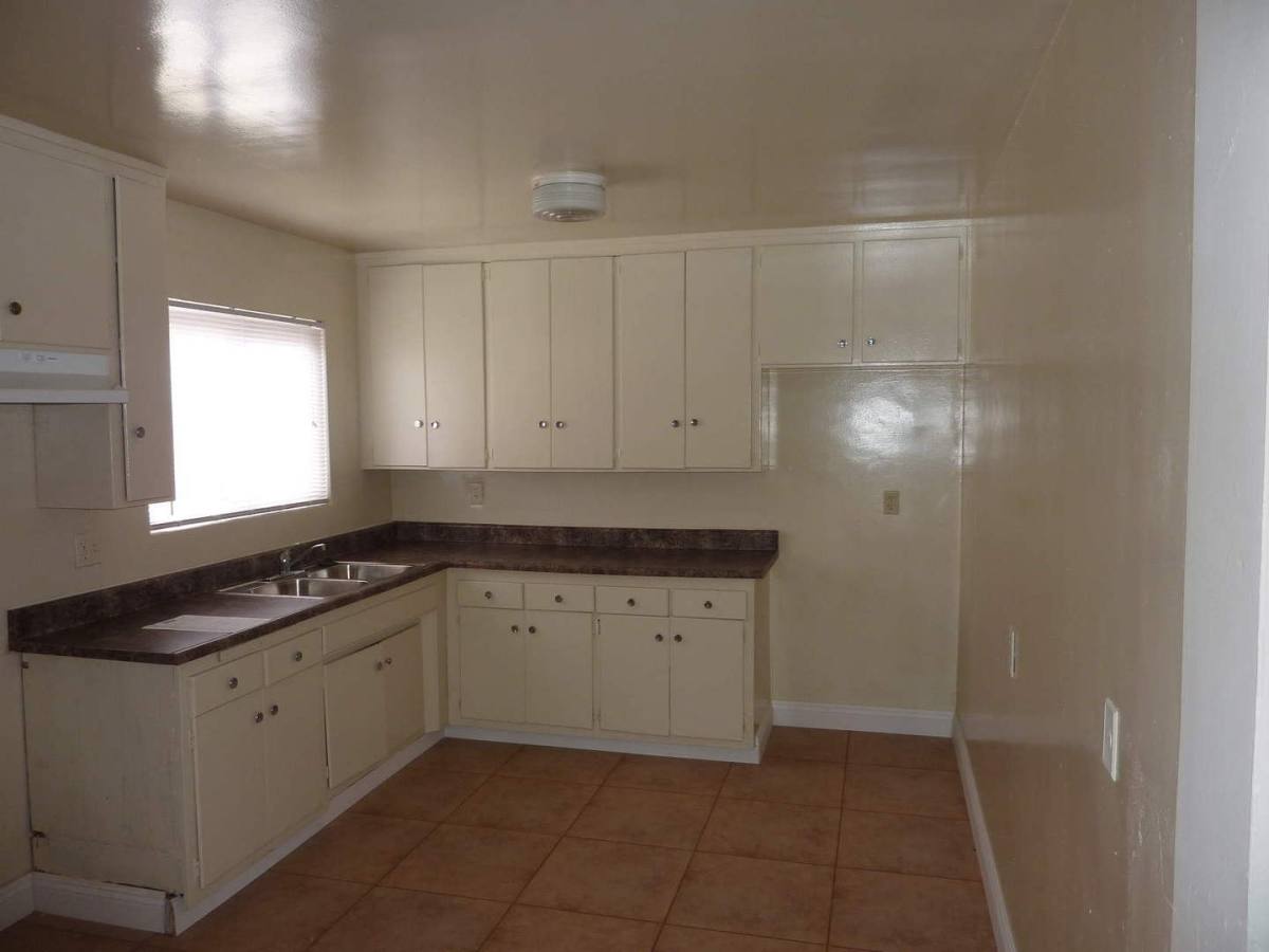 Apartment for rent at 259 E Plymouth St, Long Beach, CA 90805