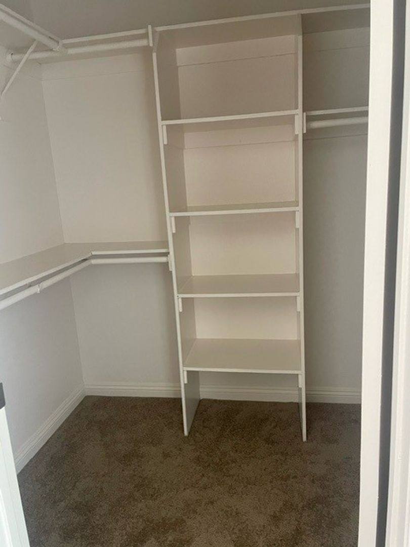 Apartment for rent at 274 W Verdugo Ave, Burbank, CA 91502