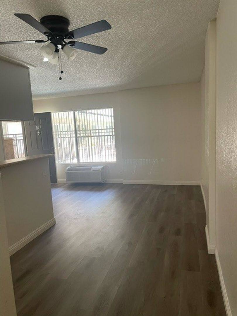 Apartment for rent at 274 W Verdugo Ave, Burbank, CA 91502