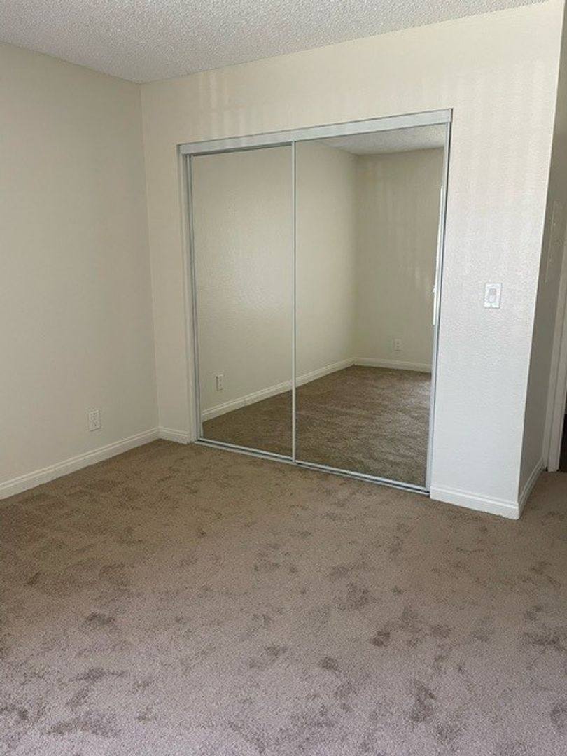 Apartment for rent at 274 W Verdugo Ave, Burbank, CA 91502