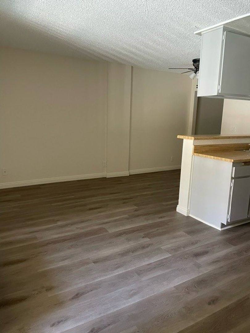 Apartment for rent at 274 W Verdugo Ave, Burbank, CA 91502
