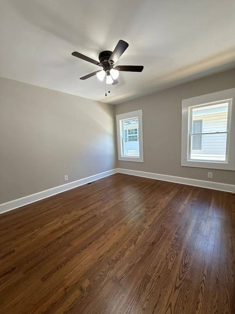 House for rent at 528 Barrington Dr, Roswell, GA 30075