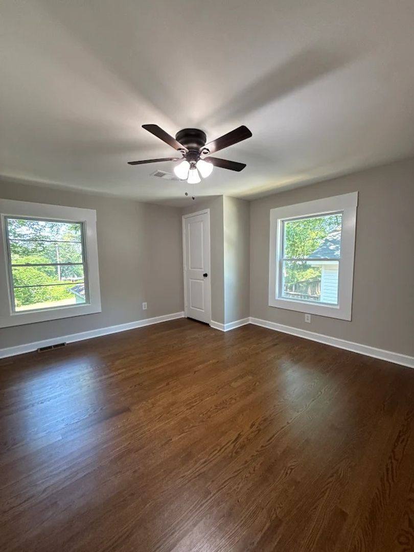 House for rent at 528 Barrington Dr, Roswell, GA 30075