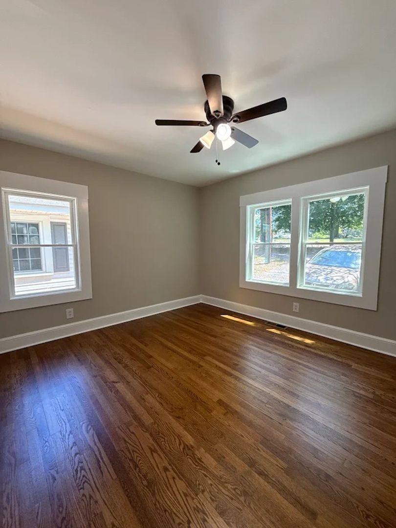 House for rent at 528 Barrington Dr, Roswell, GA 30075