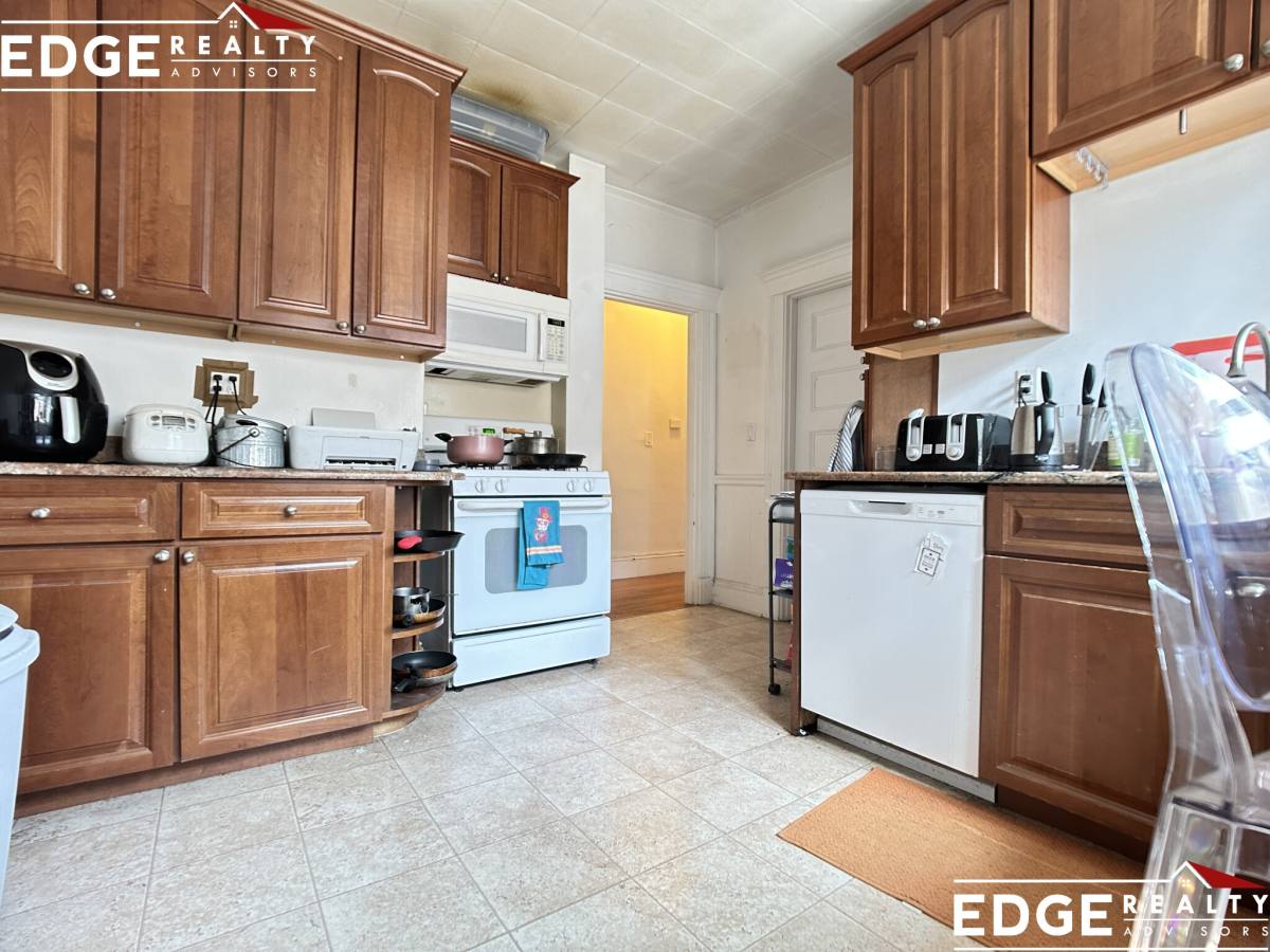 Apartment for rent at 324 Faneuil St #3, Brighton, MA 02135