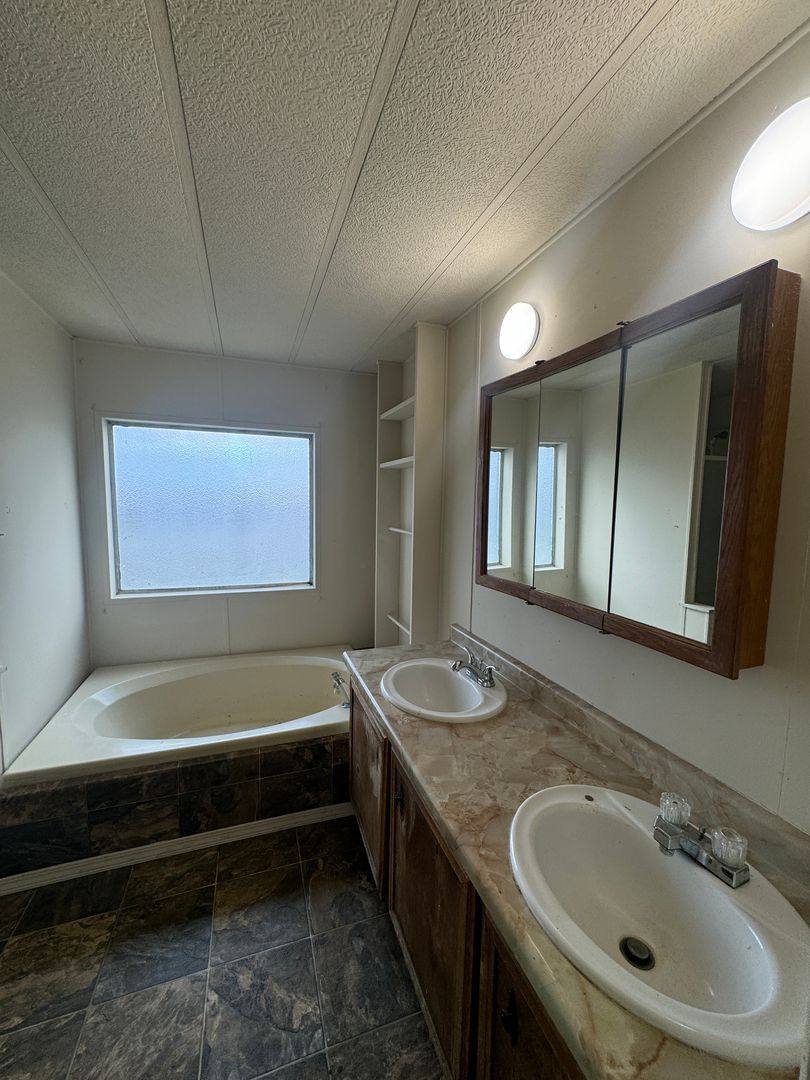 House for rent at 170 S Outlook Rd, Outlook, WA 98938