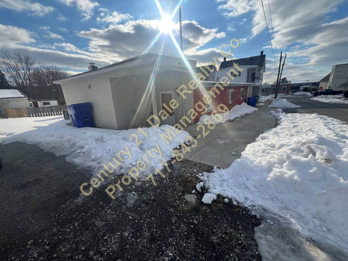 Apartment for rent at 1404 E Maple St, York, PA 17403