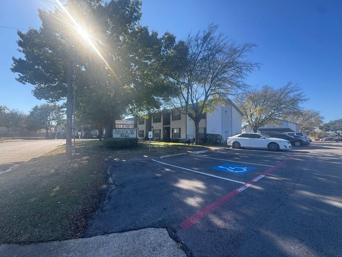 Townhouse for rent at 550 E Bethany Dr, Allen, TX 75002
