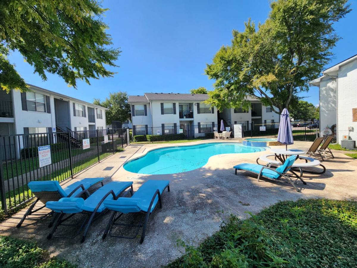 Townhouse for rent at 550 E Bethany Dr, Allen, TX 75002