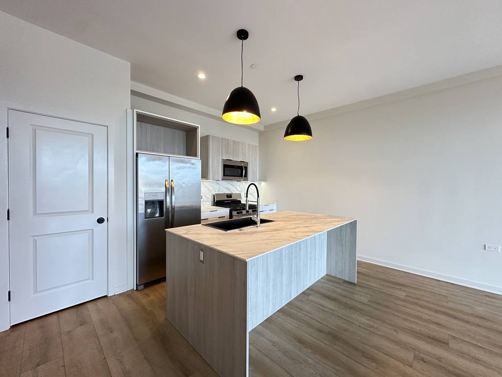 Apartment for rent at 6338 Belmont #P703, Chicago, IL 60634
