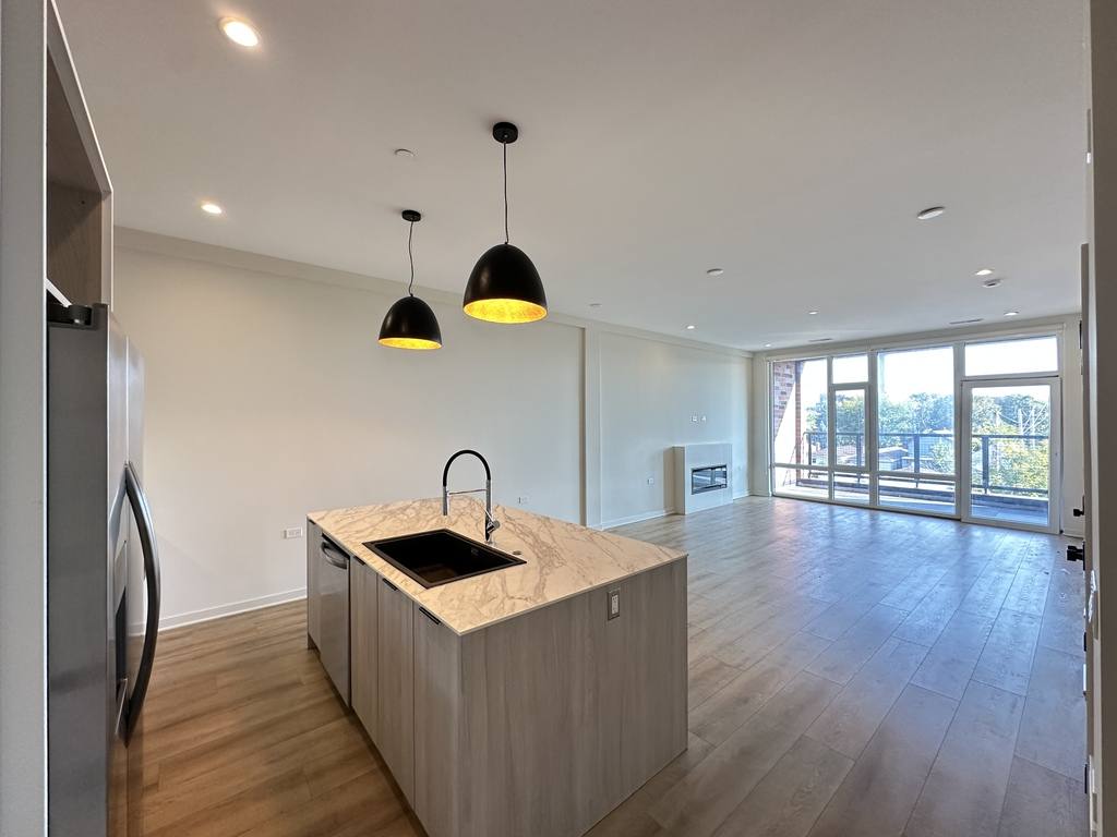 Apartment for rent at 6338 Belmont #P703, Chicago, IL 60634