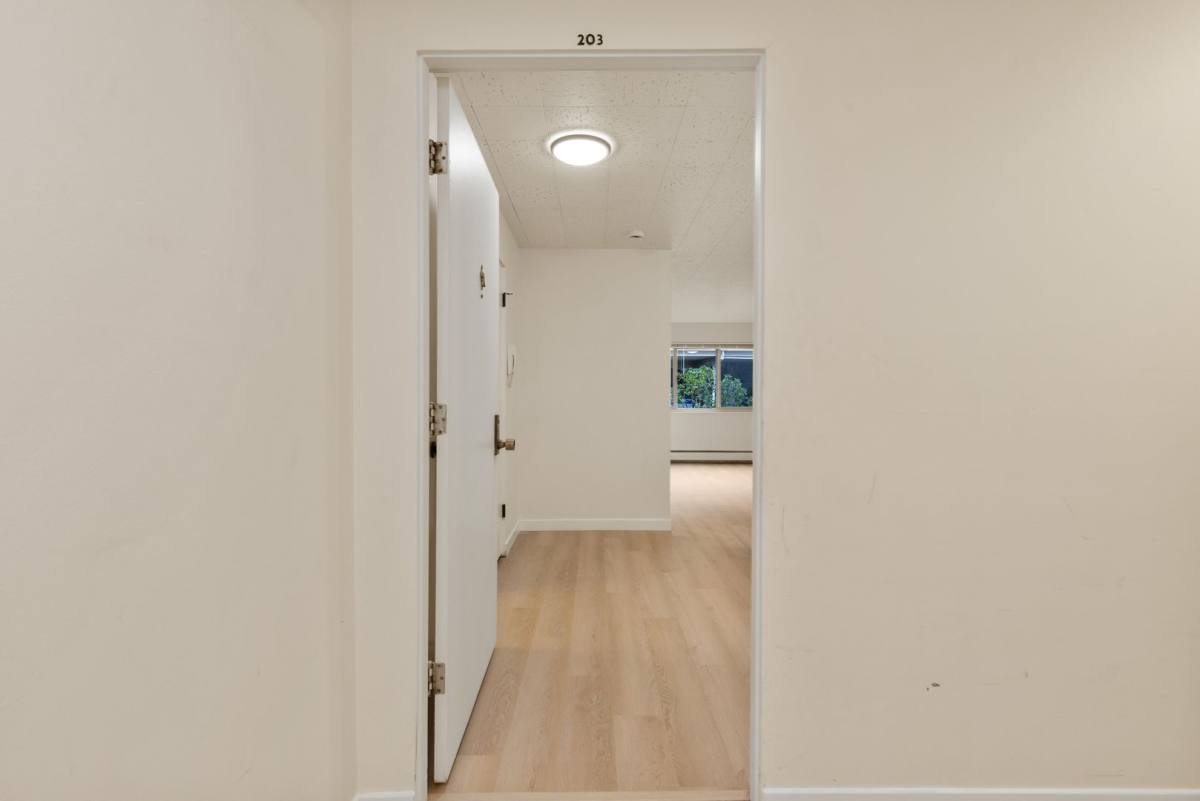 Apartment for rent at 324 W Olympic Place, Seattle, WA 98119
