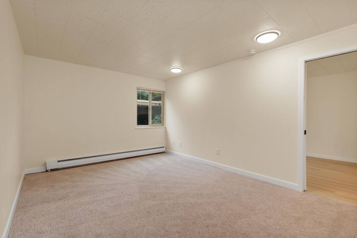 Apartment for rent at 324 W Olympic Place, Seattle, WA 98119