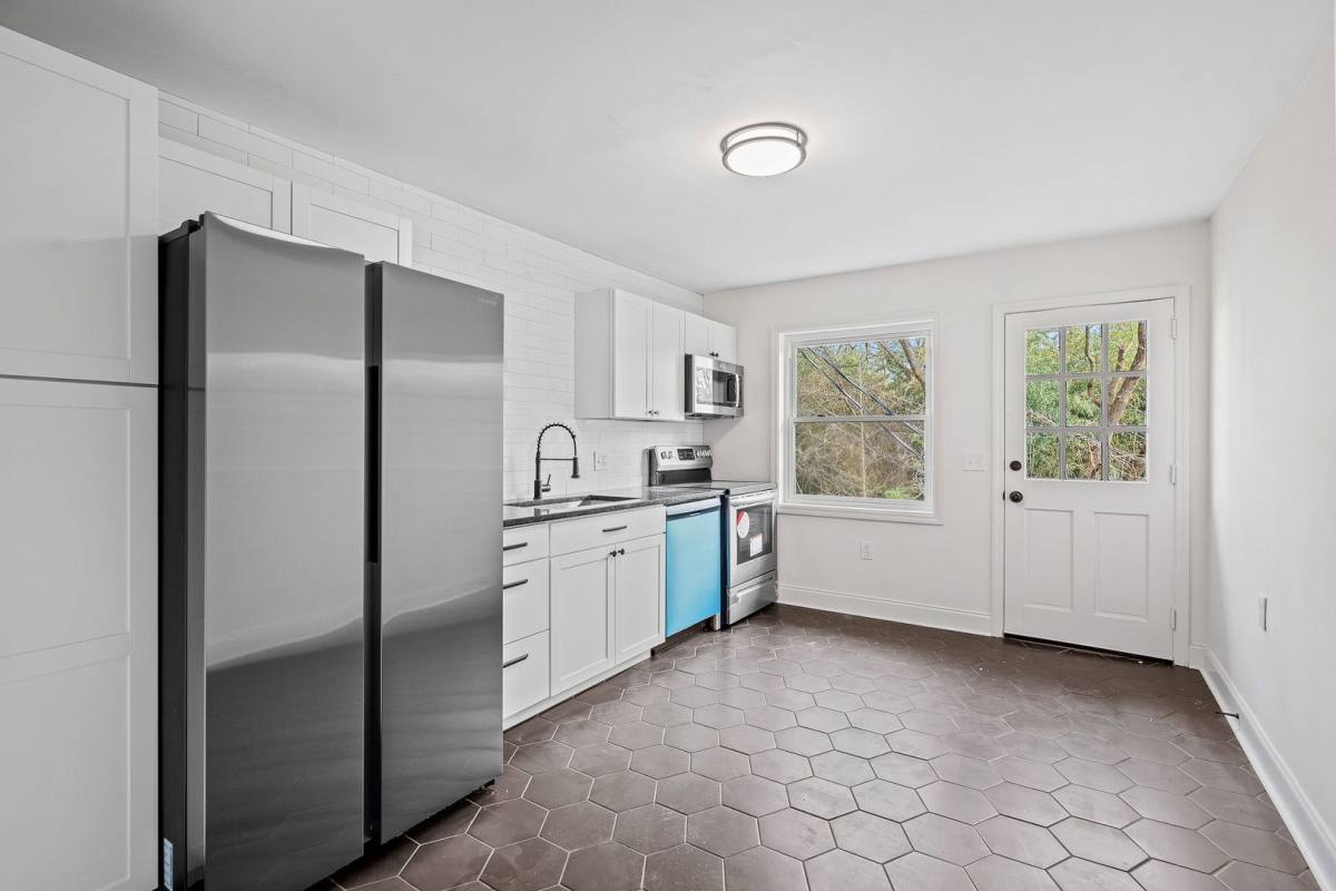 Apartment for rent at 1121 W End Blvd, Winston Salem, NC 27101