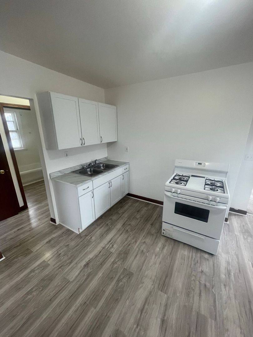 Apartment for rent at 3911-3913 N 20th St, Milwaukee, WI 53206