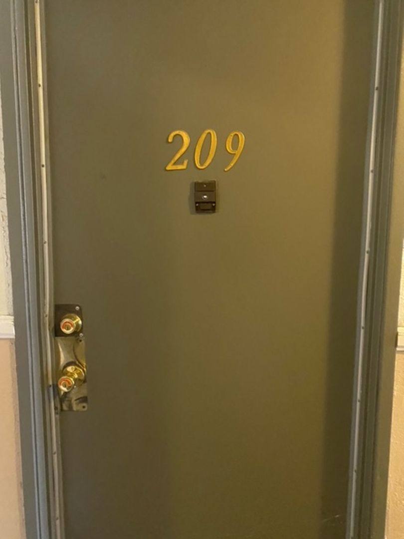 Apartment for rent at 7701 Laurel Canyon Blvd, North Hollywood, CA 91605