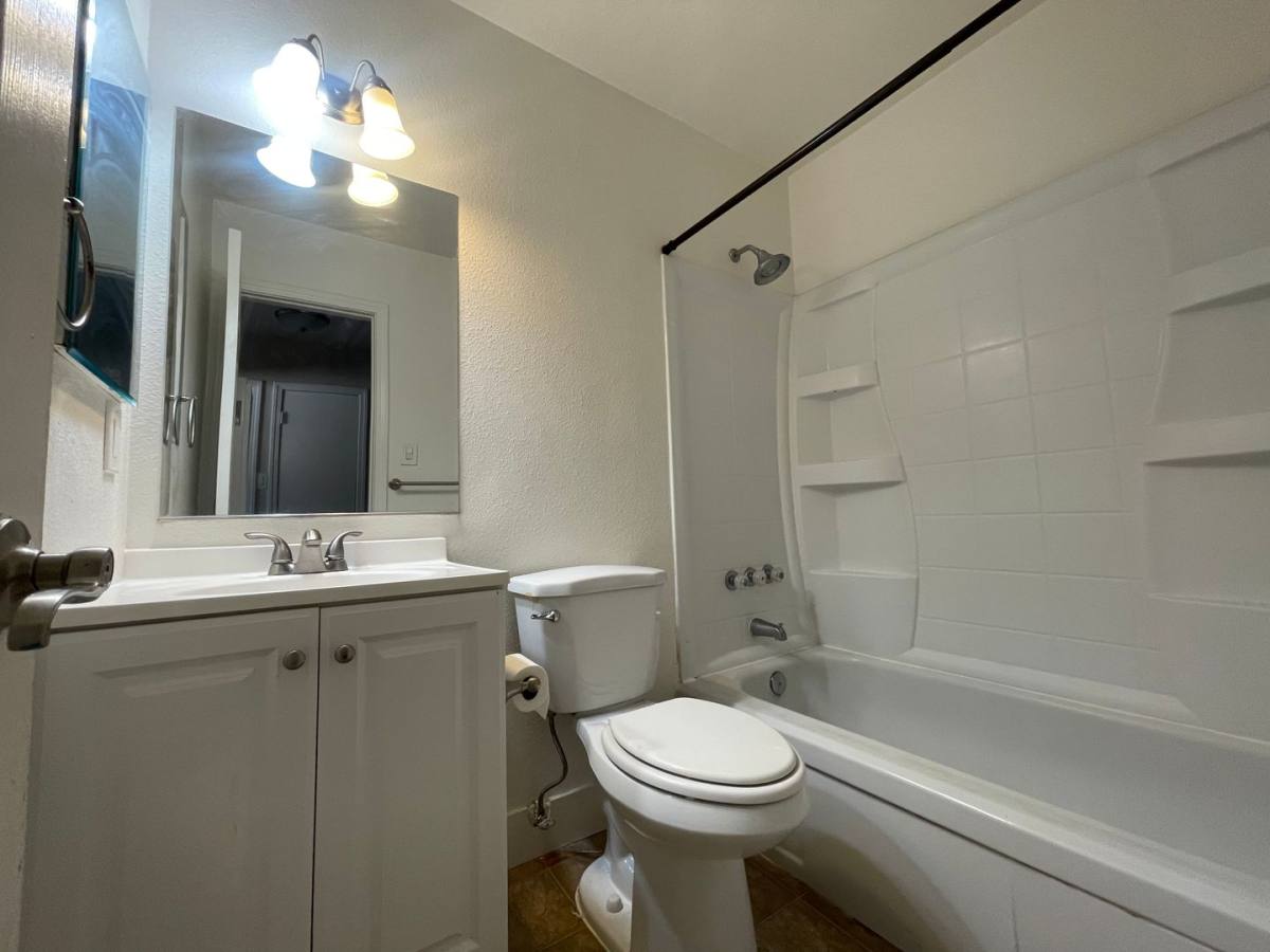 Apartment for rent at 1214 Bell St, Sacramento, CA 95825