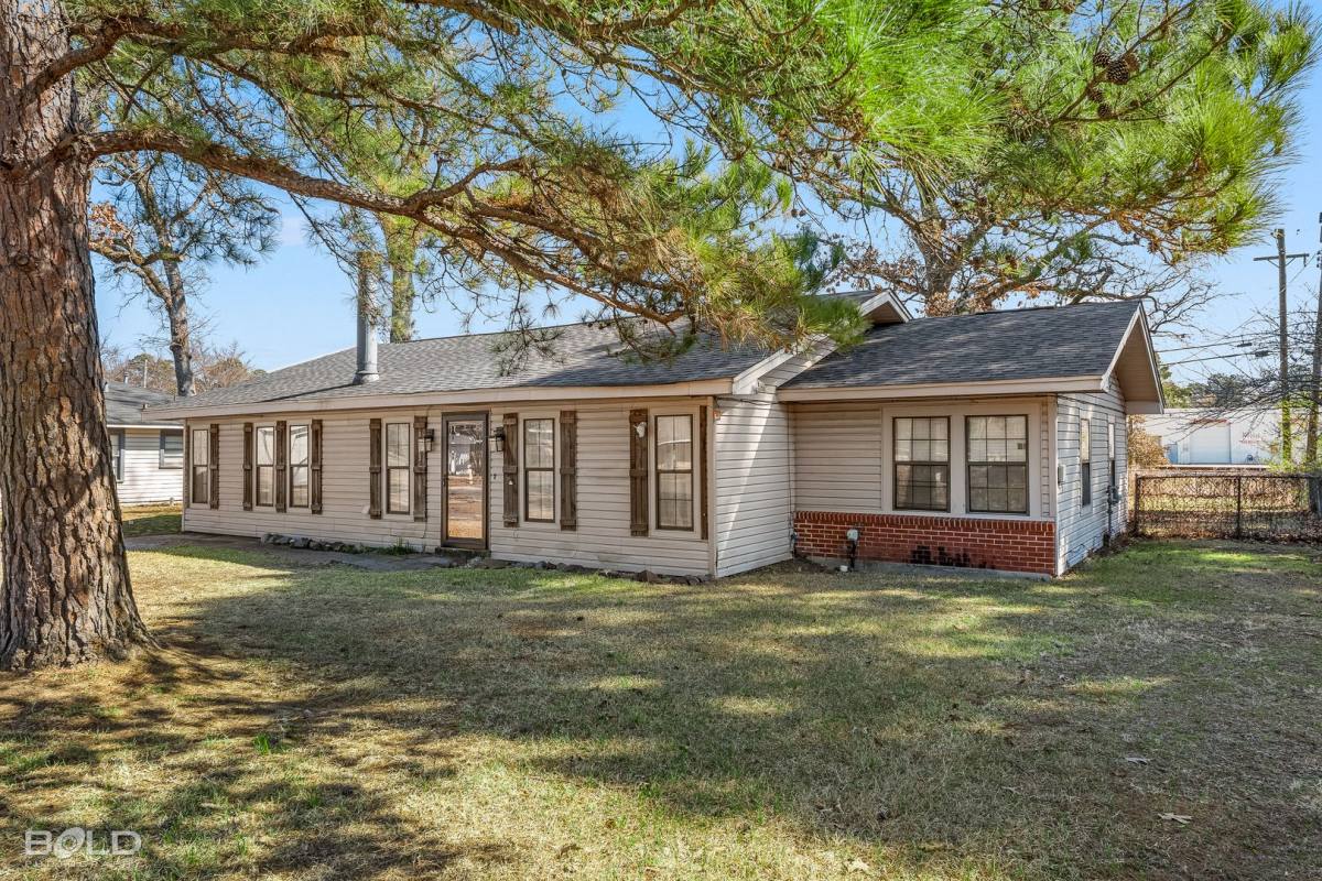 House for rent at 1013 Peyton Ave, Benton, LA 71006