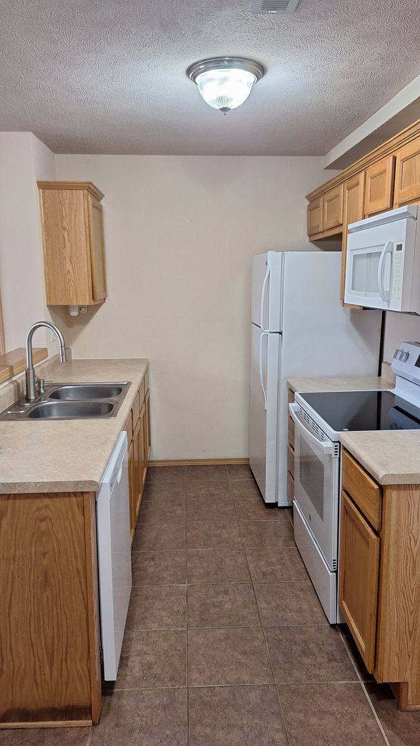 Apartment for rent at 1780 S 15th St, Ozark, MO 65721