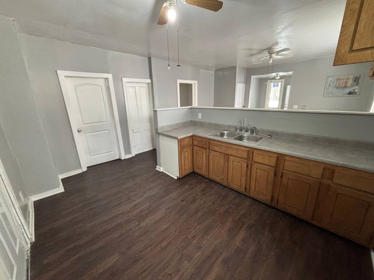 House for rent at 1037 Orchard St, Toledo, OH 43609