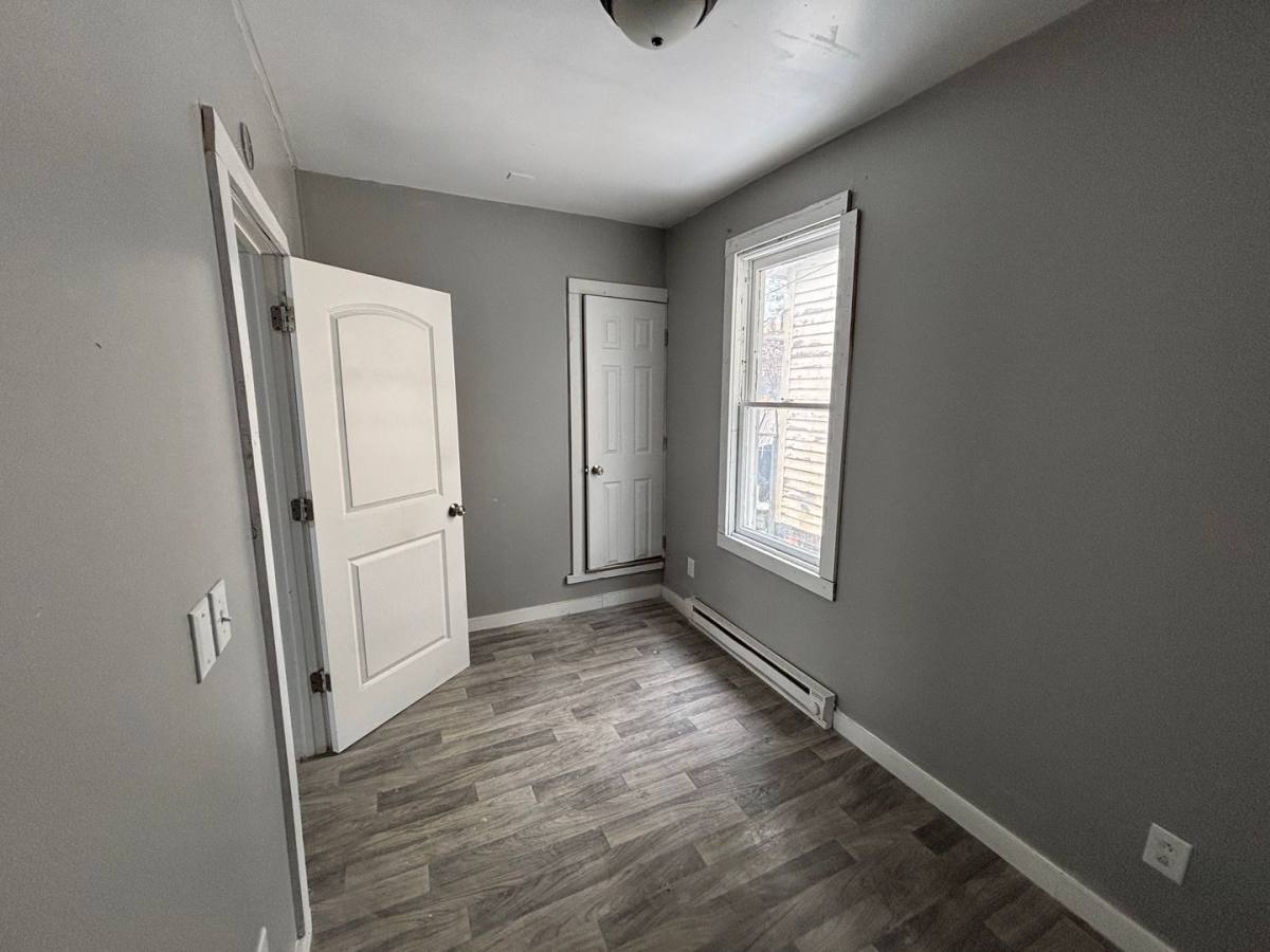 House for rent at 1037 Orchard St, Toledo, OH 43609