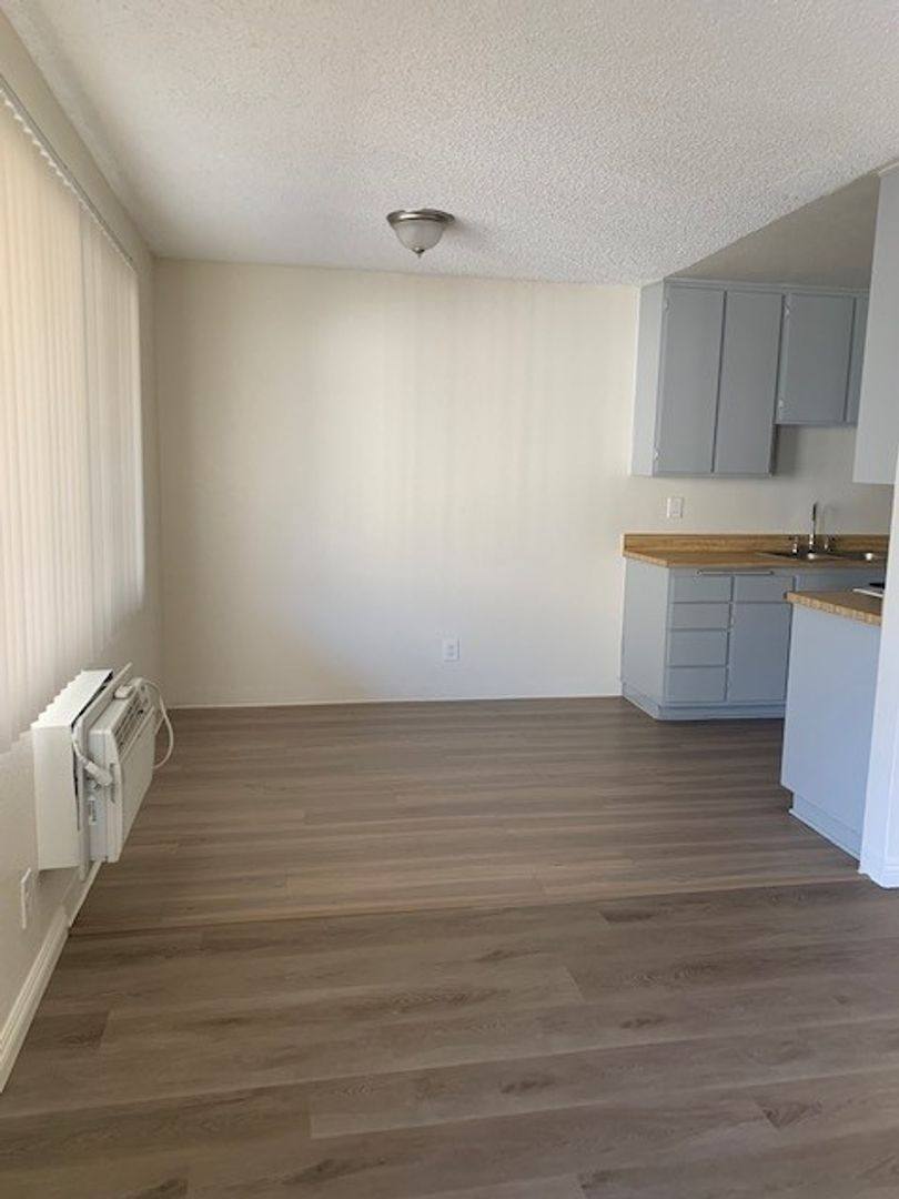 Apartment for rent at 9460 Laurel Canyon Blvd, Pacoima, CA 91331