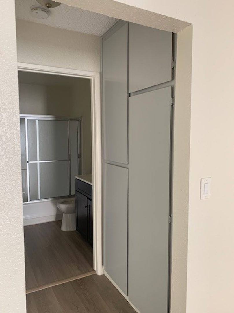 Apartment for rent at 9460 Laurel Canyon Blvd, Pacoima, CA 91331
