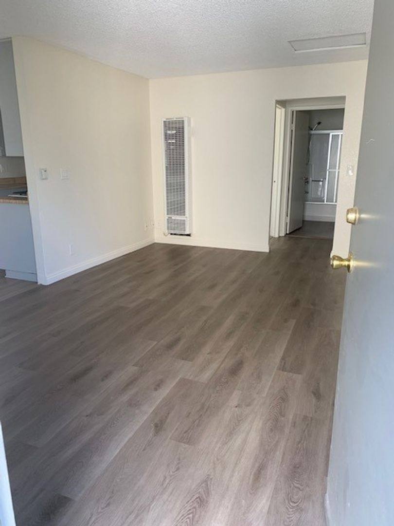 Apartment for rent at 9460 Laurel Canyon Blvd, Pacoima, CA 91331
