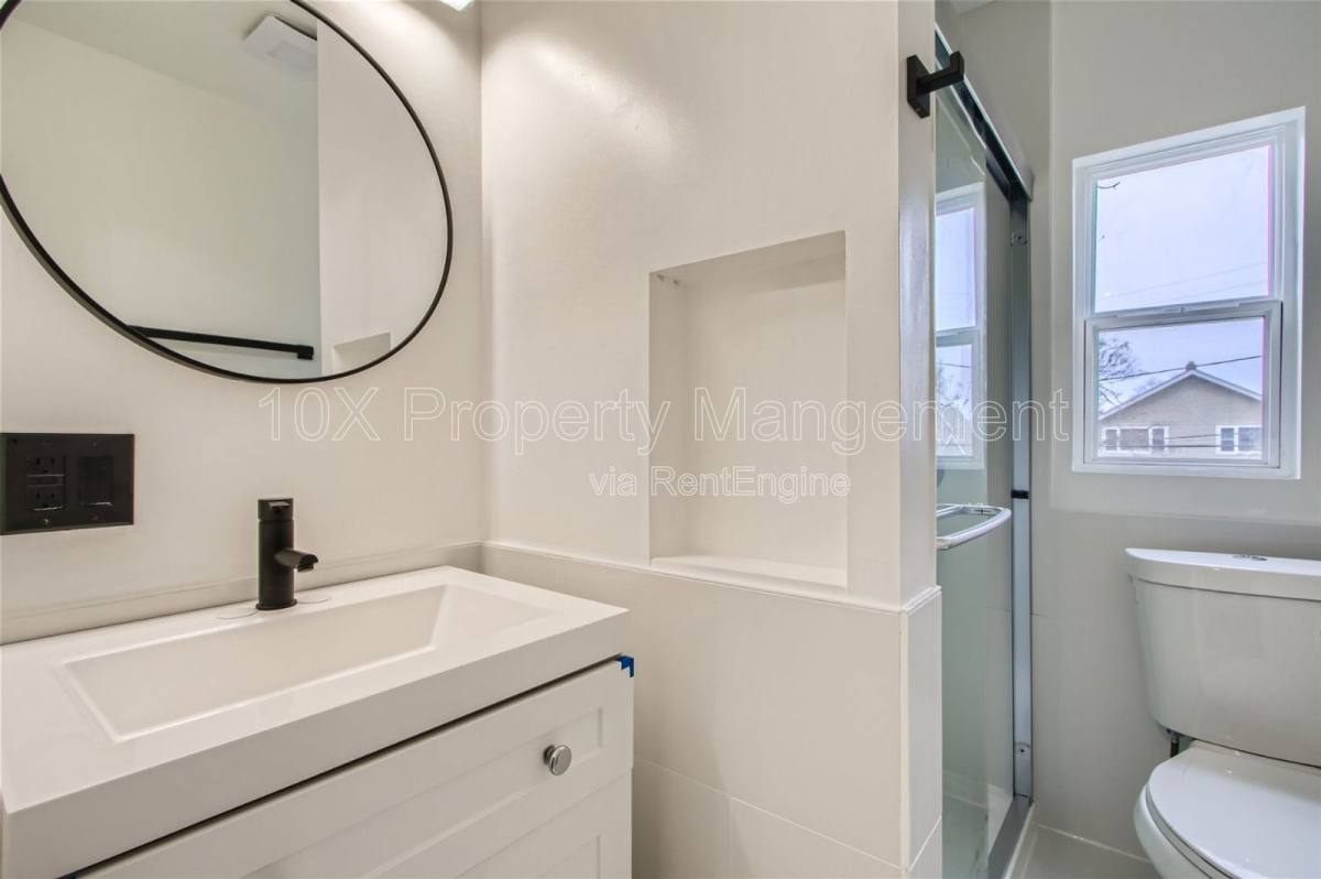 Apartment for rent at 1099 E 16th Ave, Columbus, OH 43211