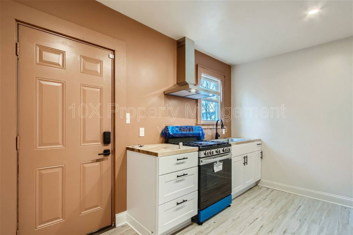 Apartment for rent at 1099 E 16th Ave, Columbus, OH 43211