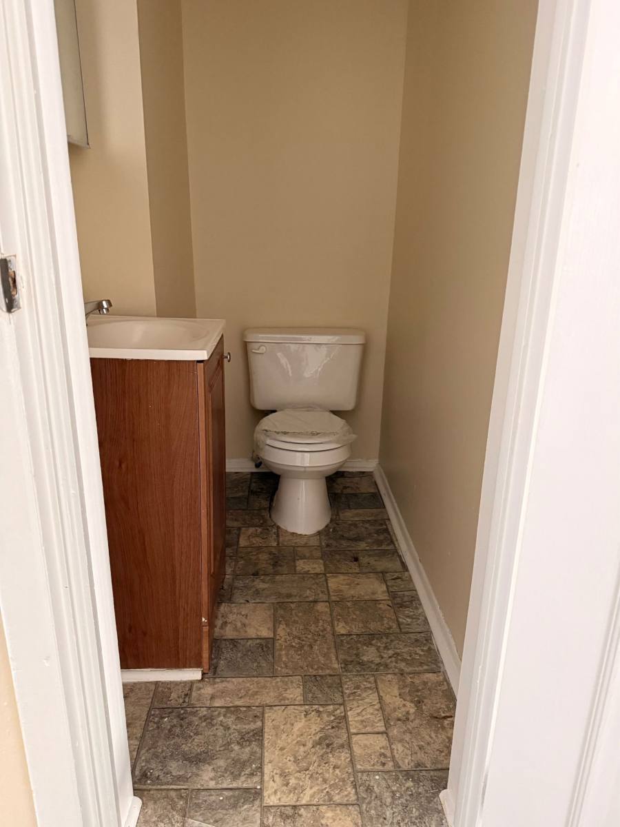 Apartment for rent at 226 Martin St #3, Hartford, CT 06120